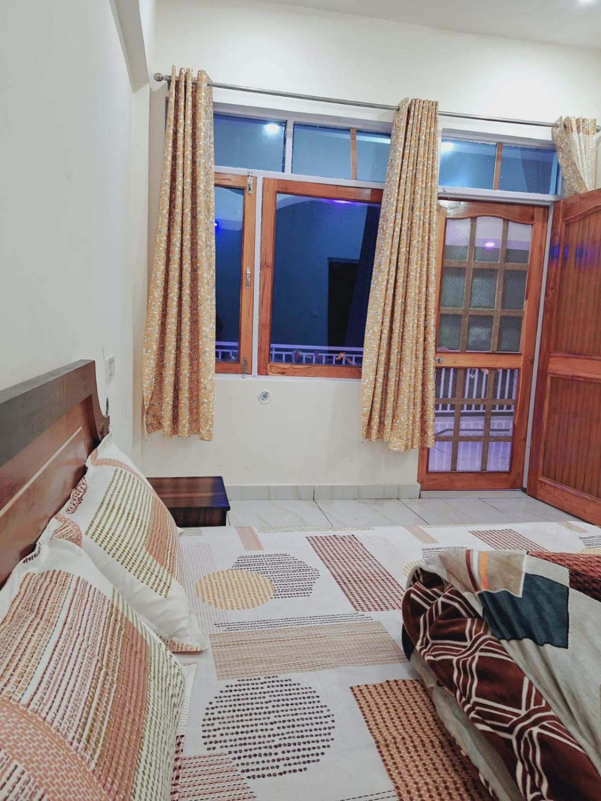 Chandarshila Hike Homestay Ukhimath Exterior foto